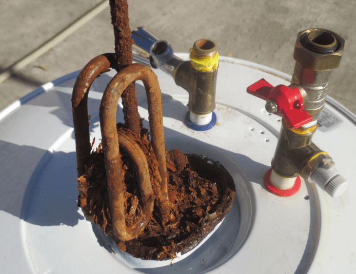 Cleaning the heating element of the water heater