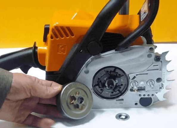 replacing the drive sprocket on a chainsaw